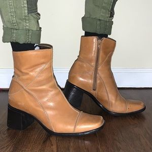 CLARKS LEATHER BOOTIES